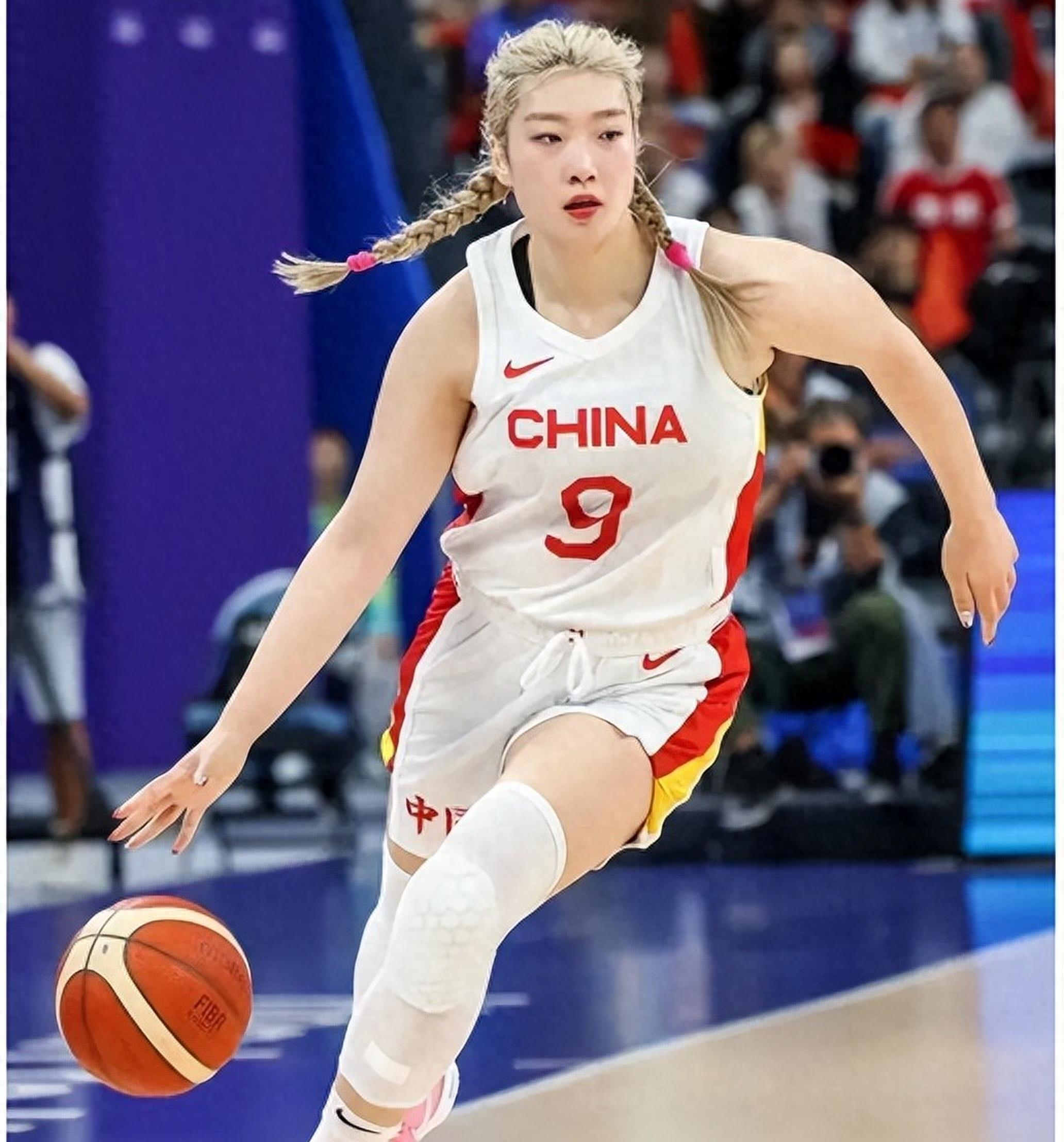 关于李梦22年女篮世预赛个人集锦，对阵马里砍下15分6助攻的信息
